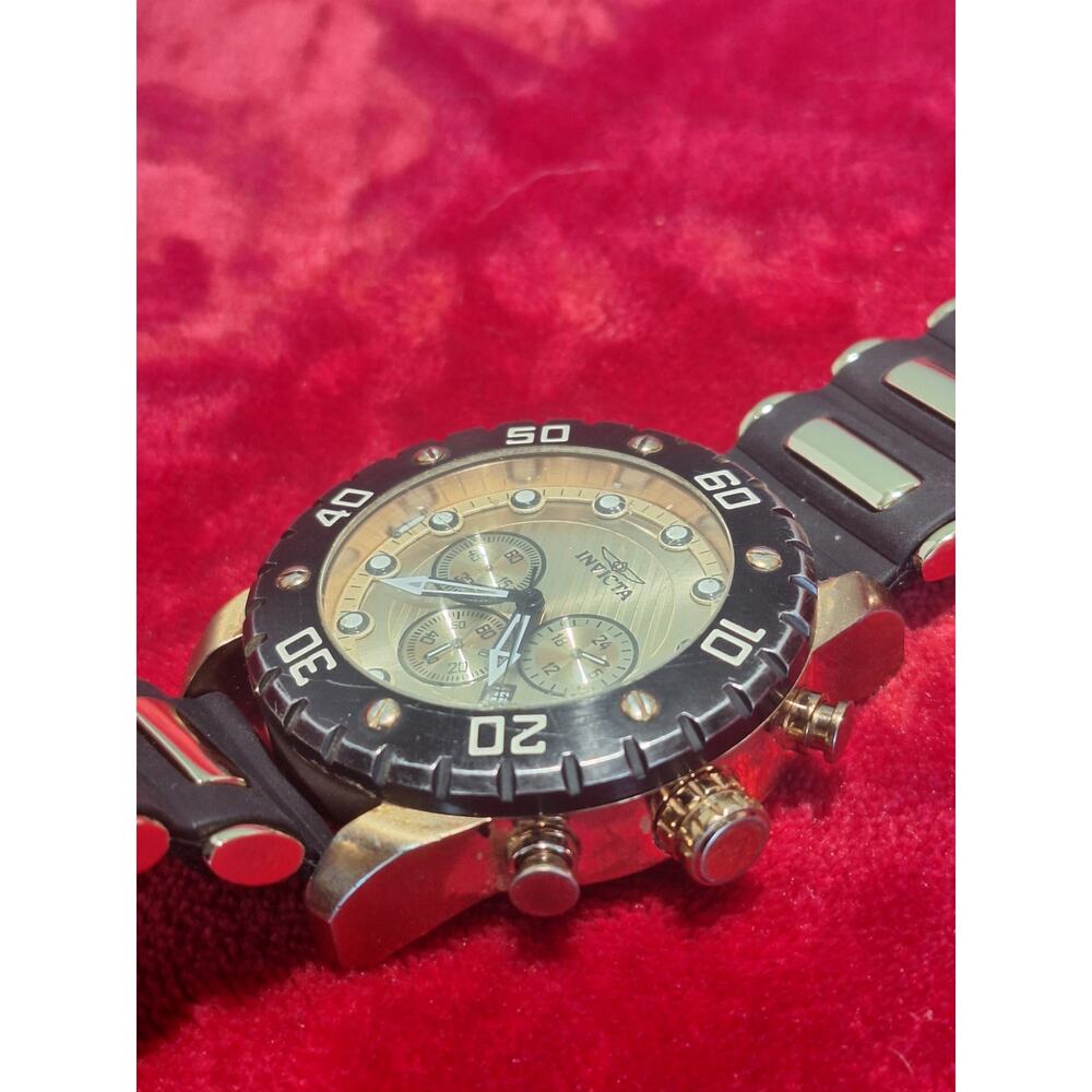 Invicta Pro Diver 20281 Chronograph Watch Quartz Black Gold 100M Date -READ! - Picture 6 of 8